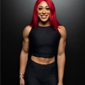 [Flag Nor Fail] NWT NAVARAH CROP TANK- BLACK